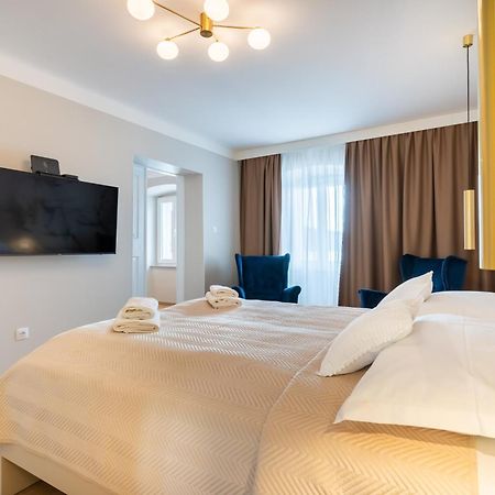 Bella Vista Apartment เซรส ภายนอก รูปภาพ