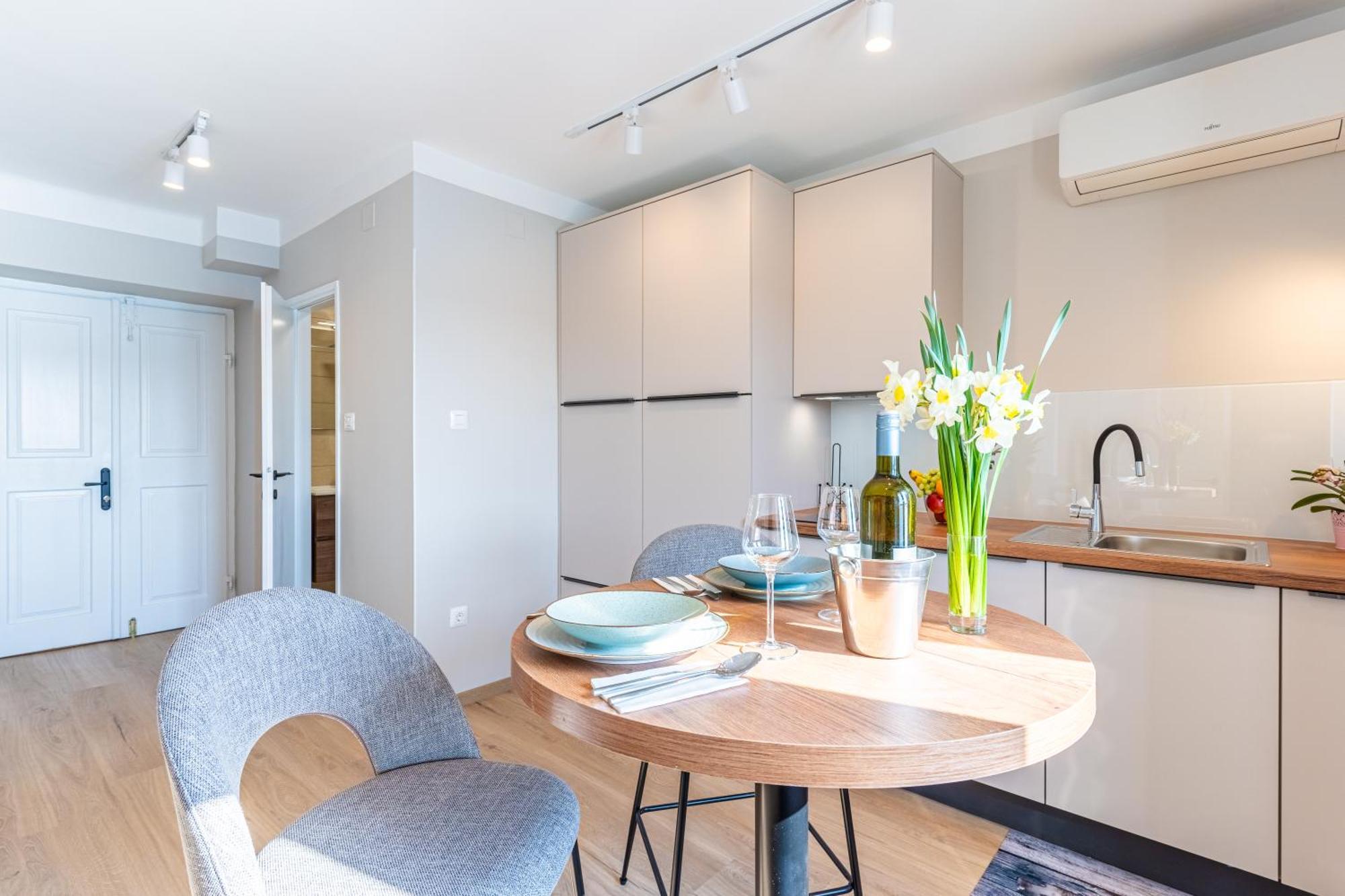 Bella Vista Apartment เซรส ภายนอก รูปภาพ