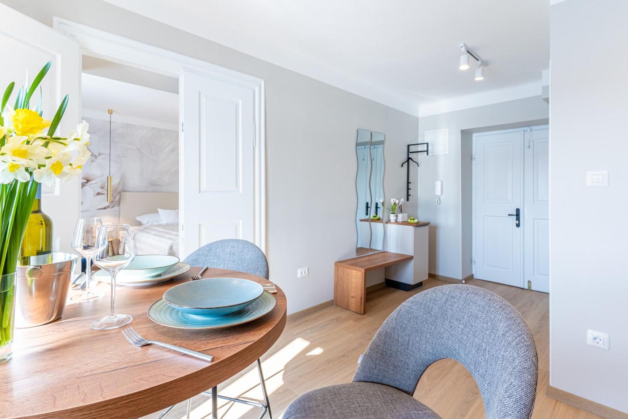 Bella Vista Apartment เซรส ภายนอก รูปภาพ