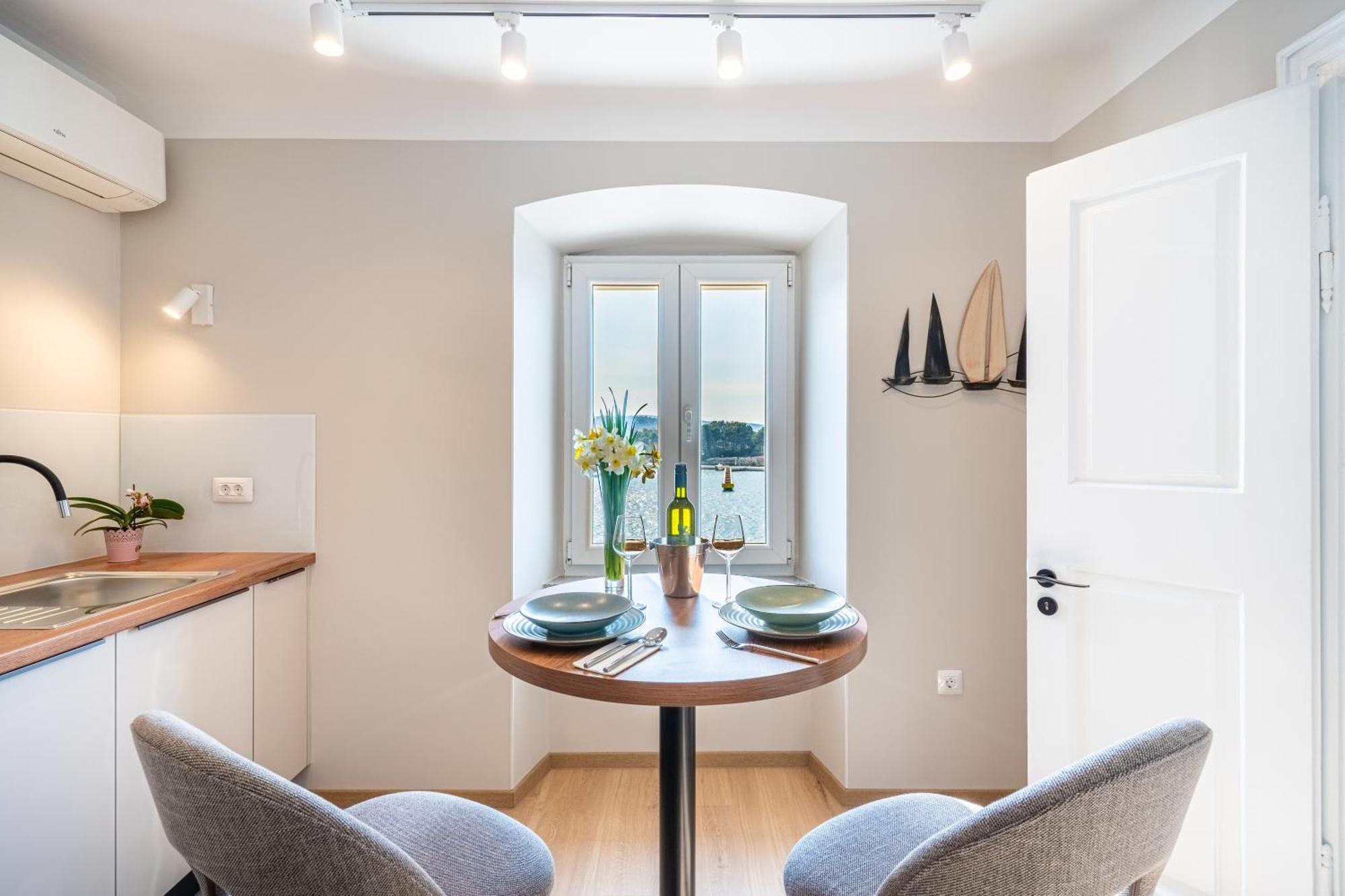 Bella Vista Apartment เซรส ภายนอก รูปภาพ